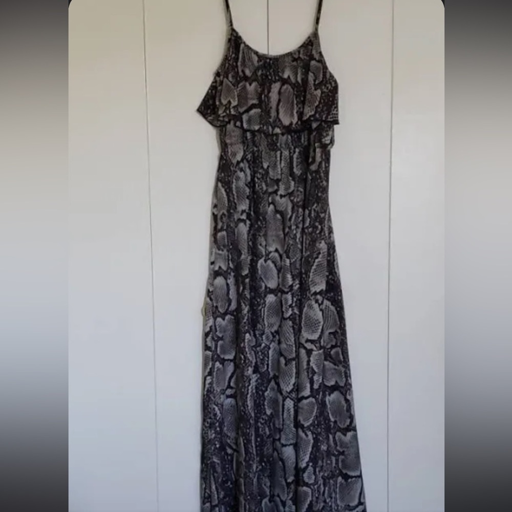 ali & kris snakeskin maxi dress size M
